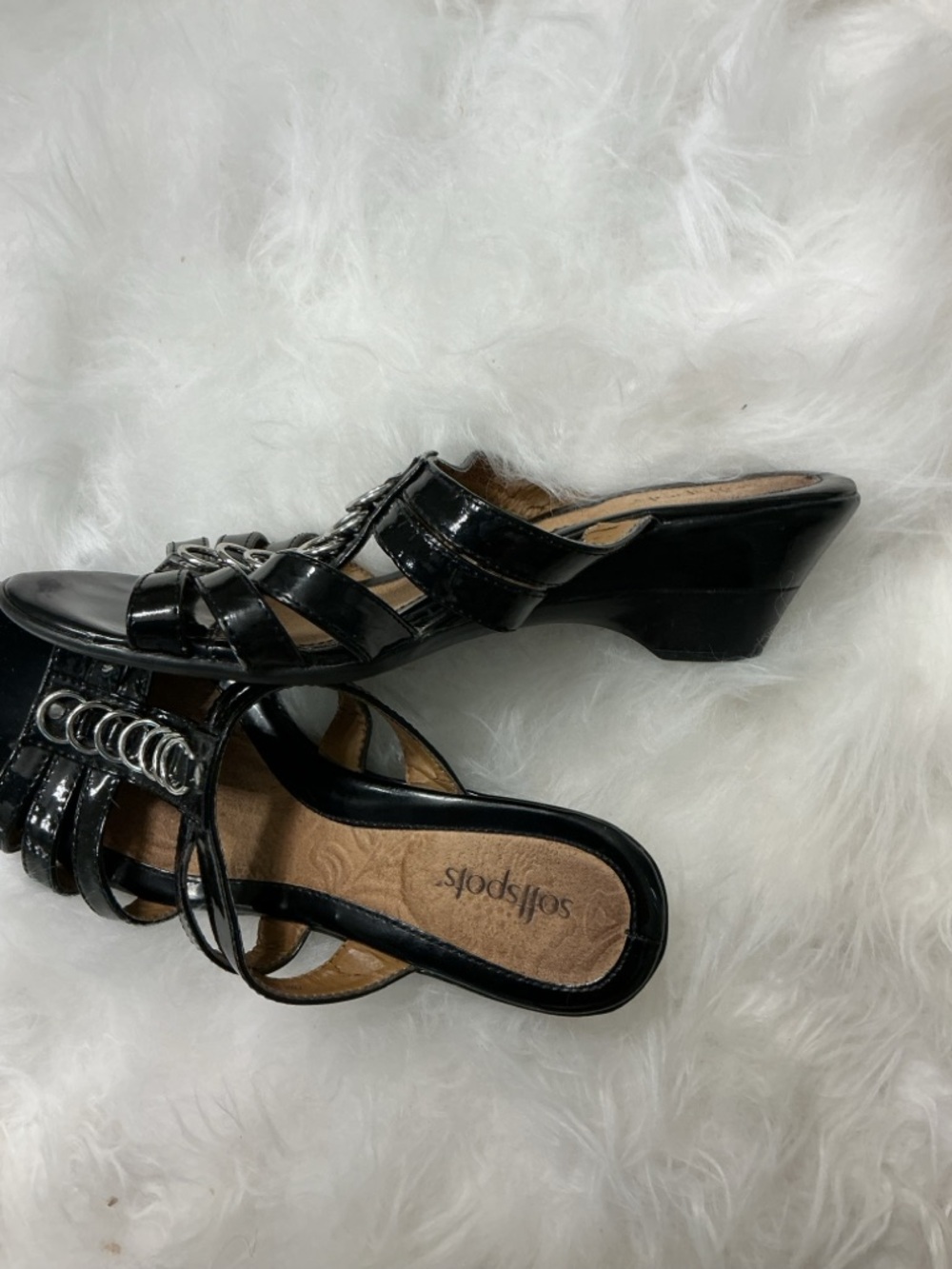 Softspots Black Patent Slide 2” heel Sandals 7.5 - Picture 3 of 7